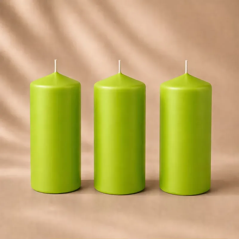 green candles.webp